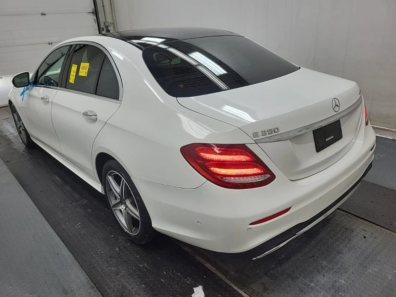 Mercedes-Benz E 350 * CARFAX * БЕЗ ПЪРВОНАЧАЛНА ВНОСКА, снимка 4 - Автомобили и джипове - 52950895