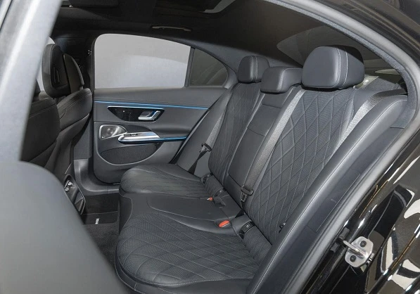 Mercedes-Benz E 450 4Matic = AMG Line = Premium Гаранция, снимка 13 - Автомобили и джипове - 55788596