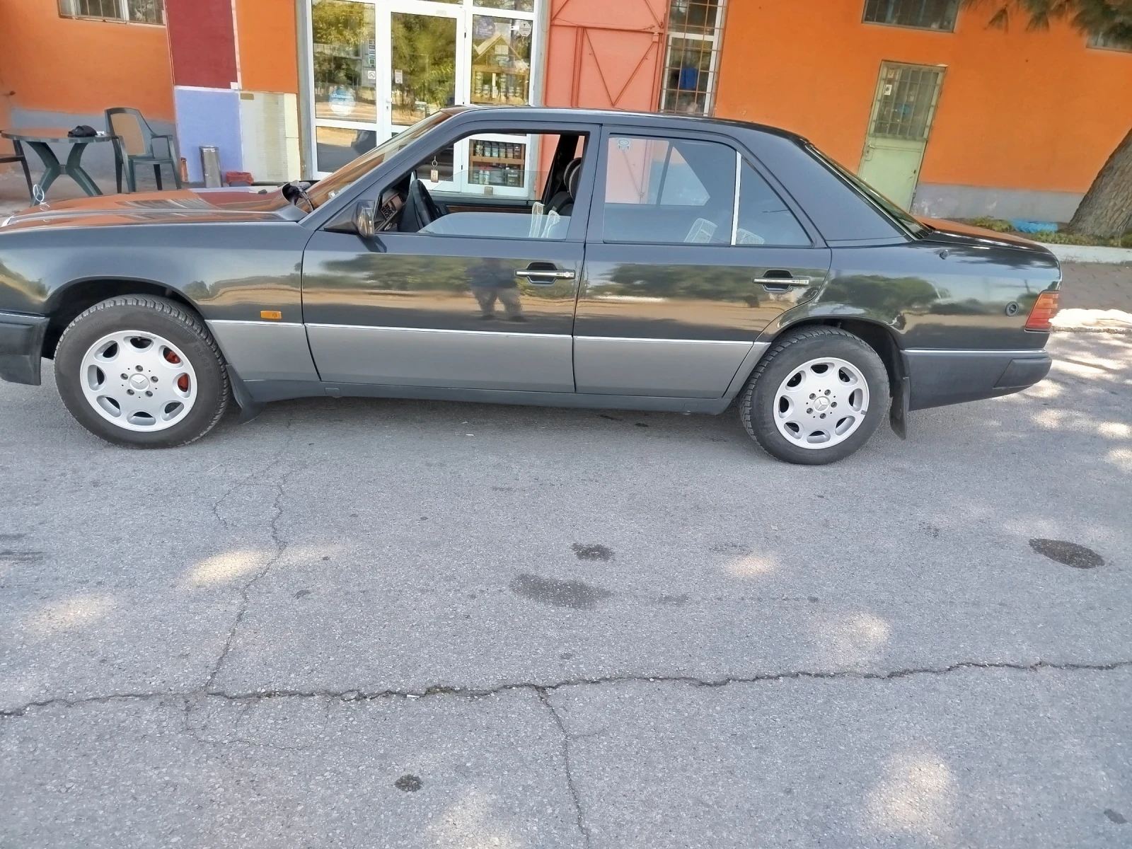 Mercedes-Benz 124  - изображение 6