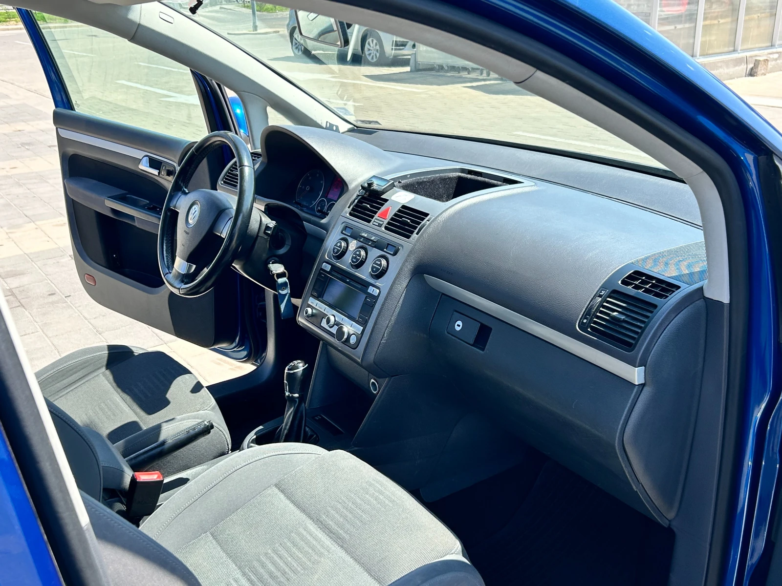 VW Touran 2.0 TDI - изображение 8