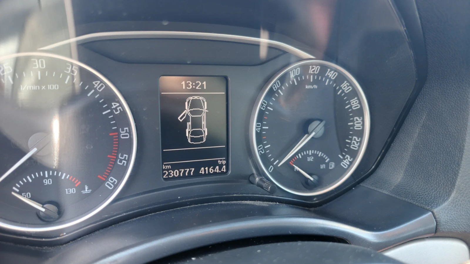 Skoda Octavia 1.6, снимка 13 - Автомобили и джипове - 53796926