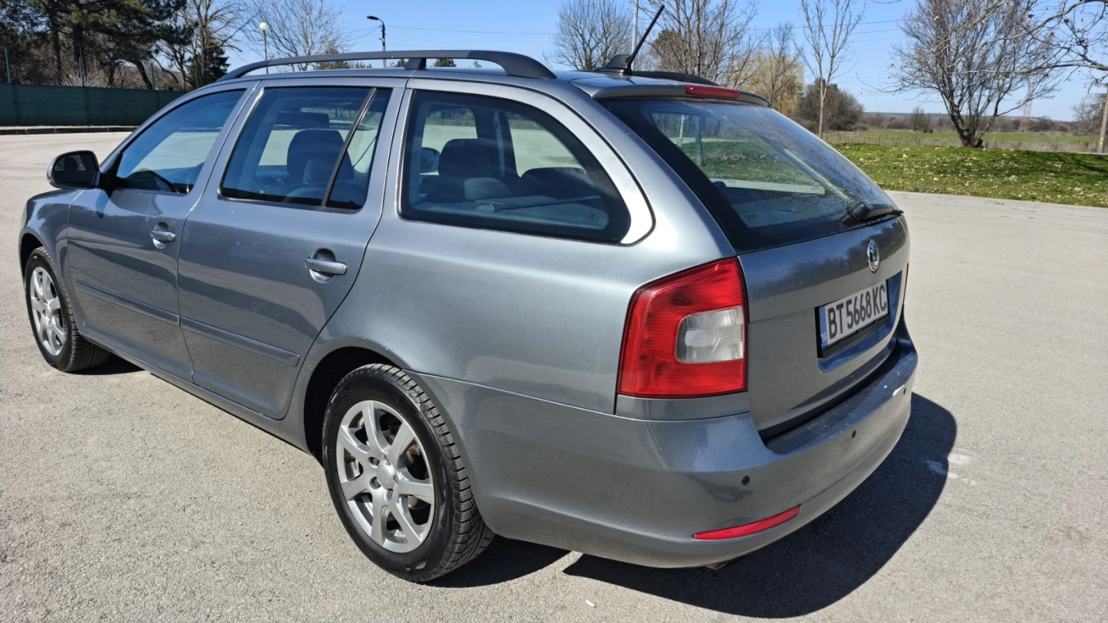 Skoda Octavia 1.6, снимка 3 - Автомобили и джипове - 53796926