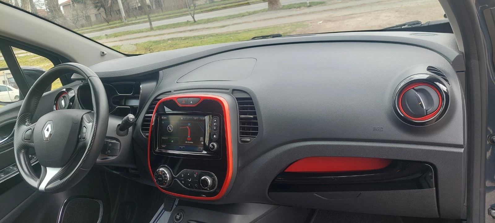 Renault Captur 1.5 dci EUR 6B, снимка 12 - Автомобили и джипове - 53918450