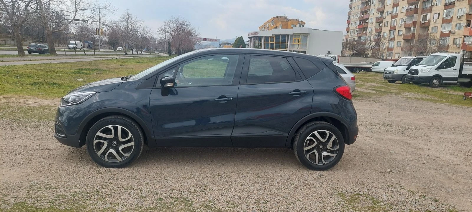 Renault Captur 1.5 dci EUR 6B, снимка 3 - Автомобили и джипове - 53918450