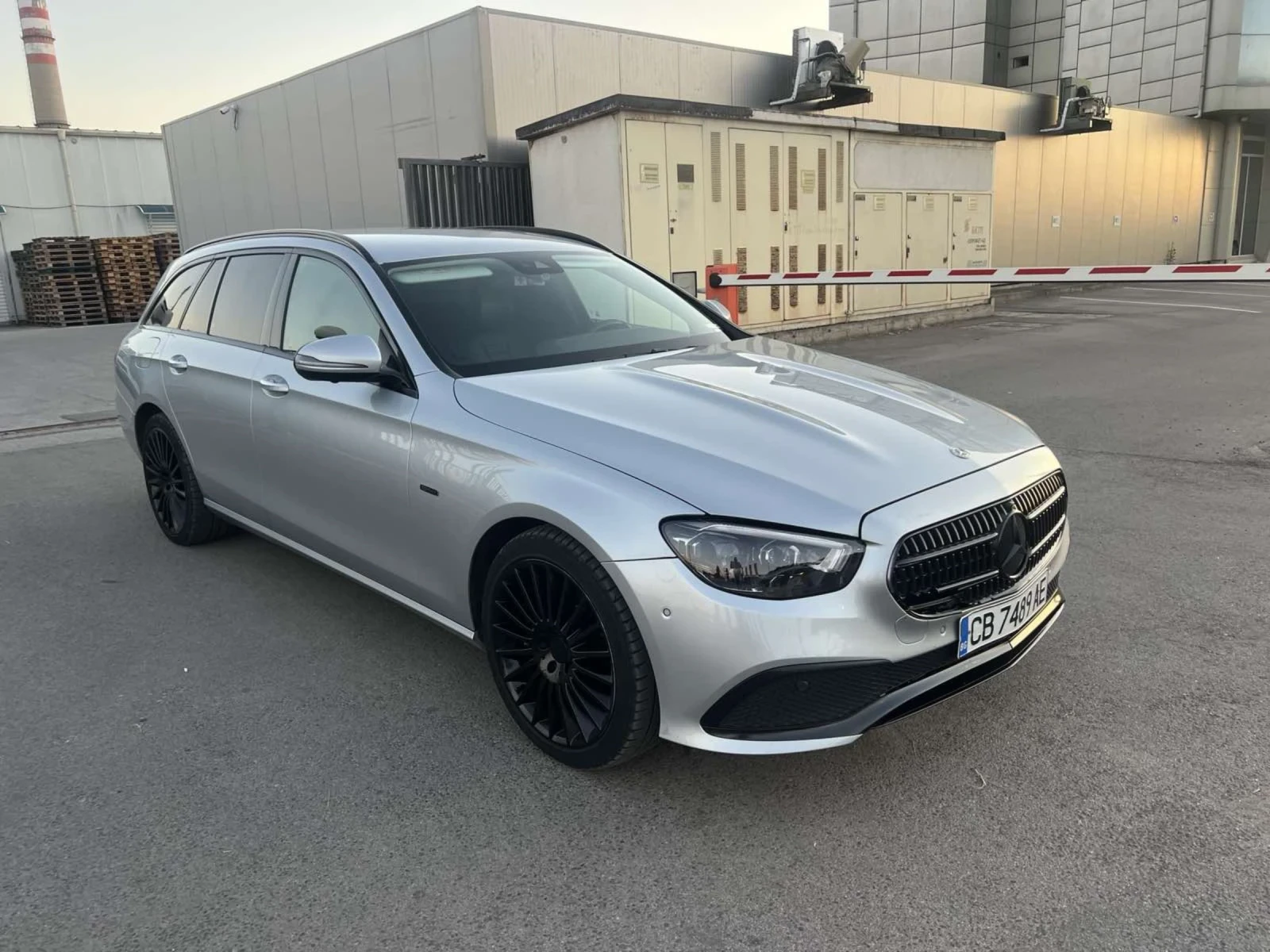 Mercedes-Benz E 300 Hybrid 