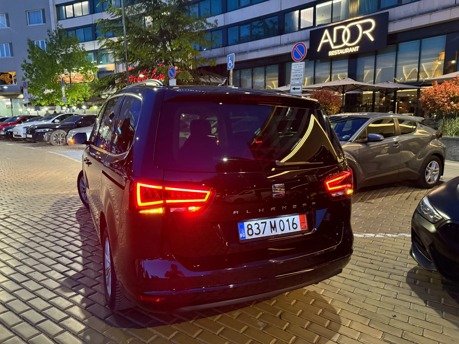 VW Sharan Bi-Xenon* 7 места* 2.0TDI* 150кс* РЪЧНА* 111 931км, снимка 6 - Автомобили и джипове - 54569681