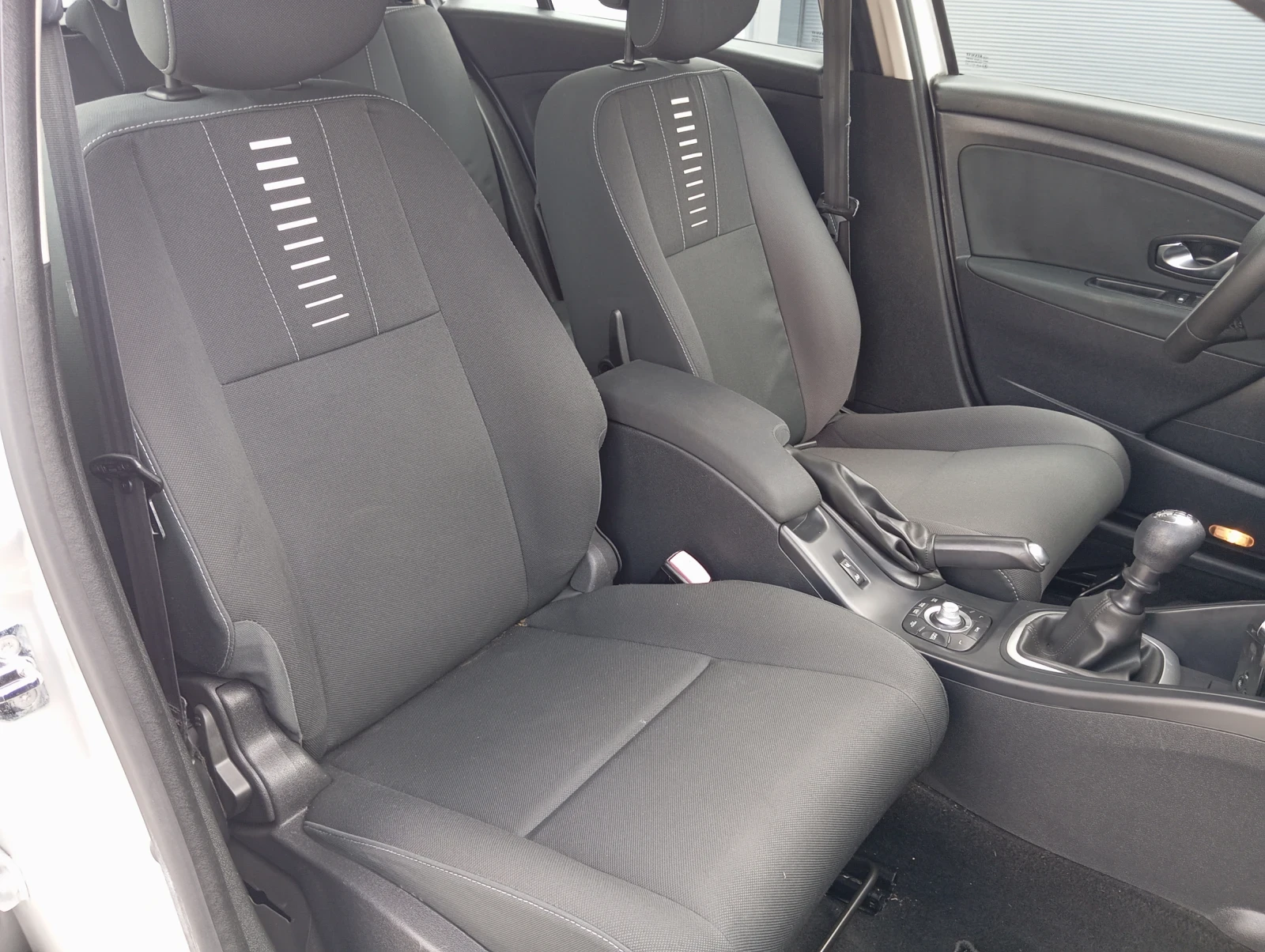 Renault Megane 1.5 dci Лизинг , снимка 9 - Автомобили и джипове - 54753752