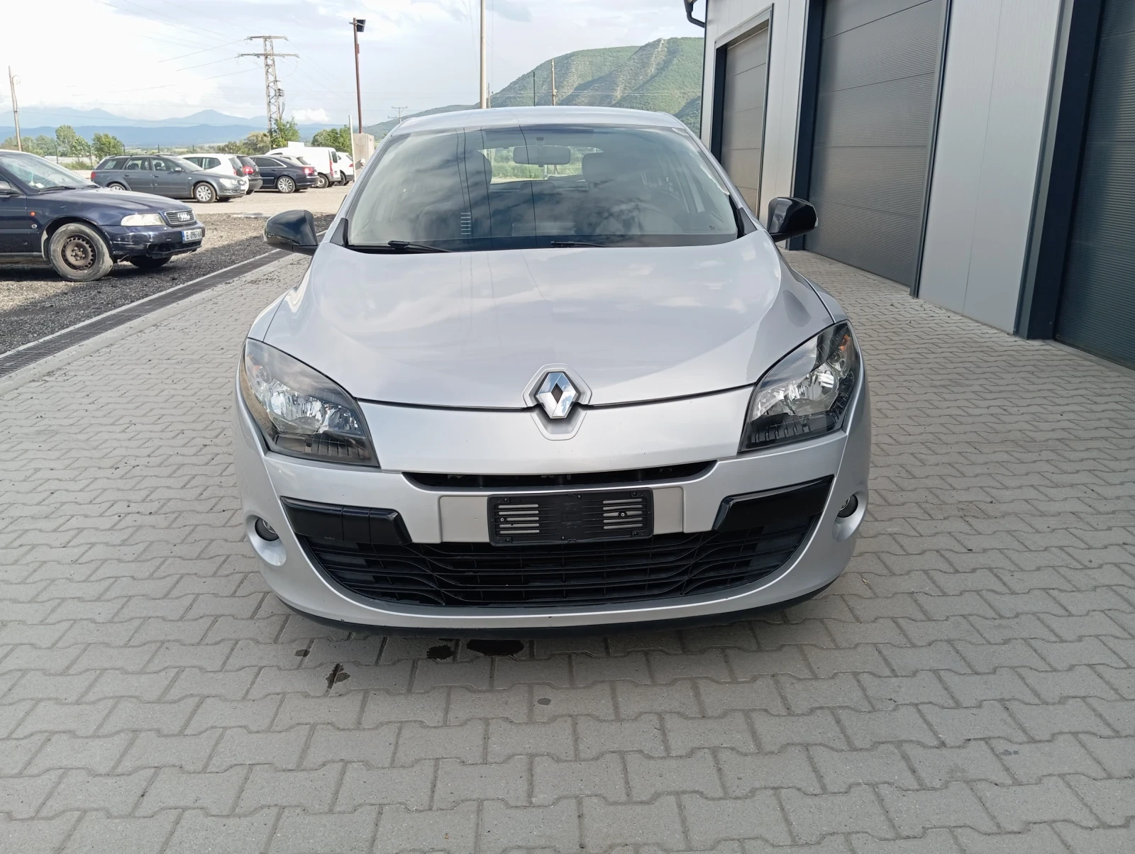 Renault Megane 1.5 dci Лизинг , снимка 2 - Автомобили и джипове - 54753752