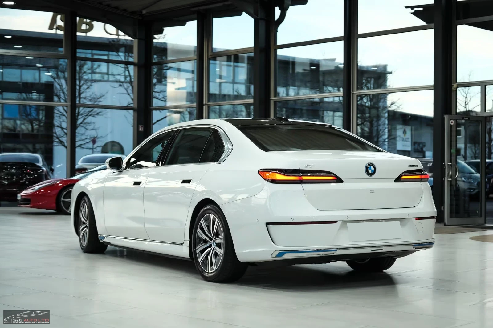 BMW i7 60/544HP/xDRIVE/B&W/PURE EXCELLENCE/360/PANO/592z, снимка 3 - Автомобили и джипове - 55260536