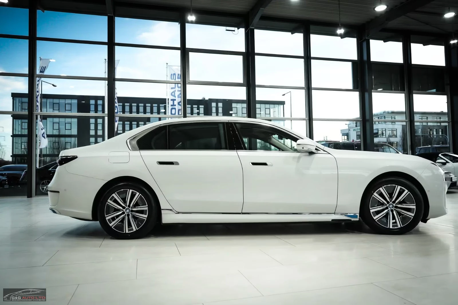BMW i7 60/544HP/xDRIVE/B&W/PURE EXCELLENCE/360/PANO/592z, снимка 6 - Автомобили и джипове - 55260536