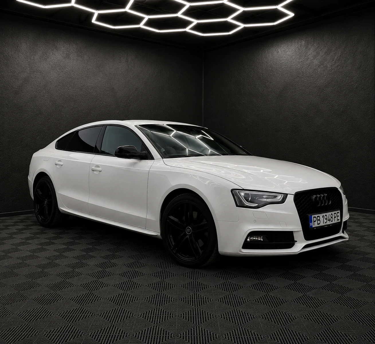 Audi A5 Sline 2.0tdi, снимка 2 - Автомобили и джипове - 55355302