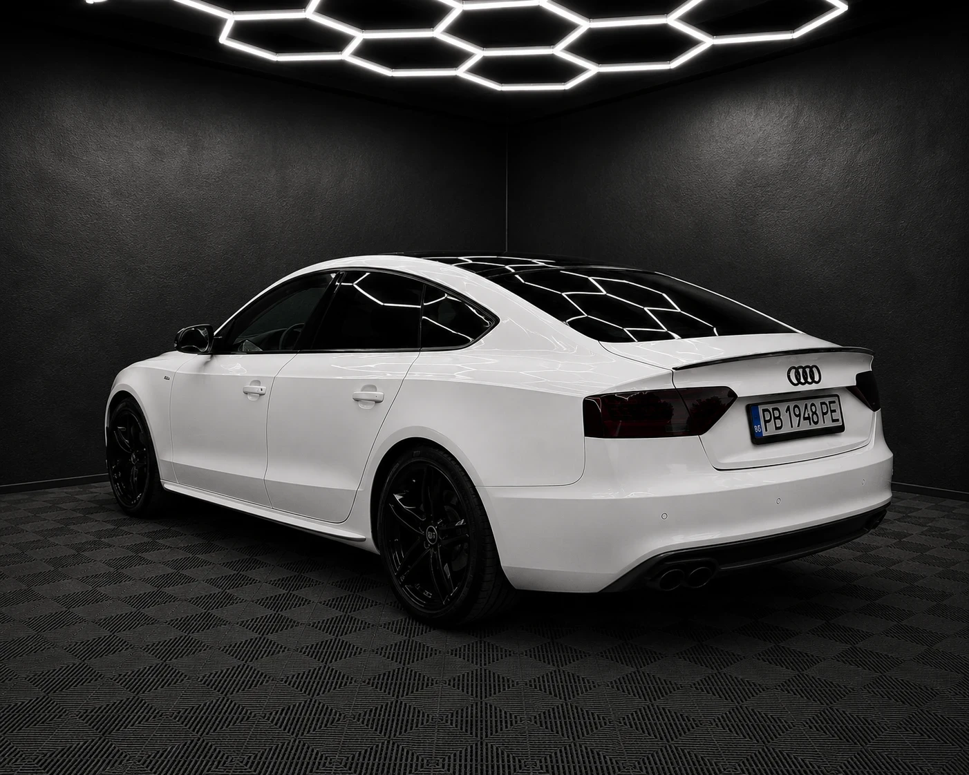Audi A5 Sline 2.0tdi, снимка 4 - Автомобили и джипове - 55355302