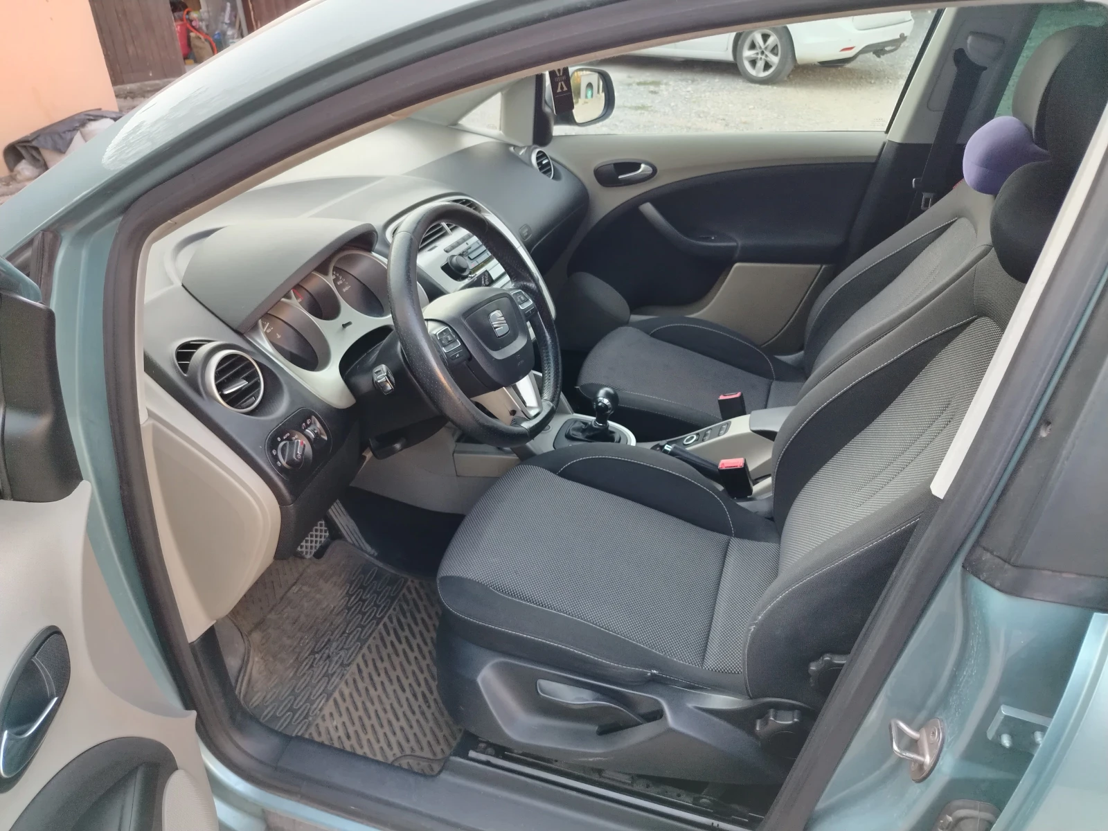Seat Altea XL 1.9 TDI, снимка 8 - Автомобили и джипове - 55465488