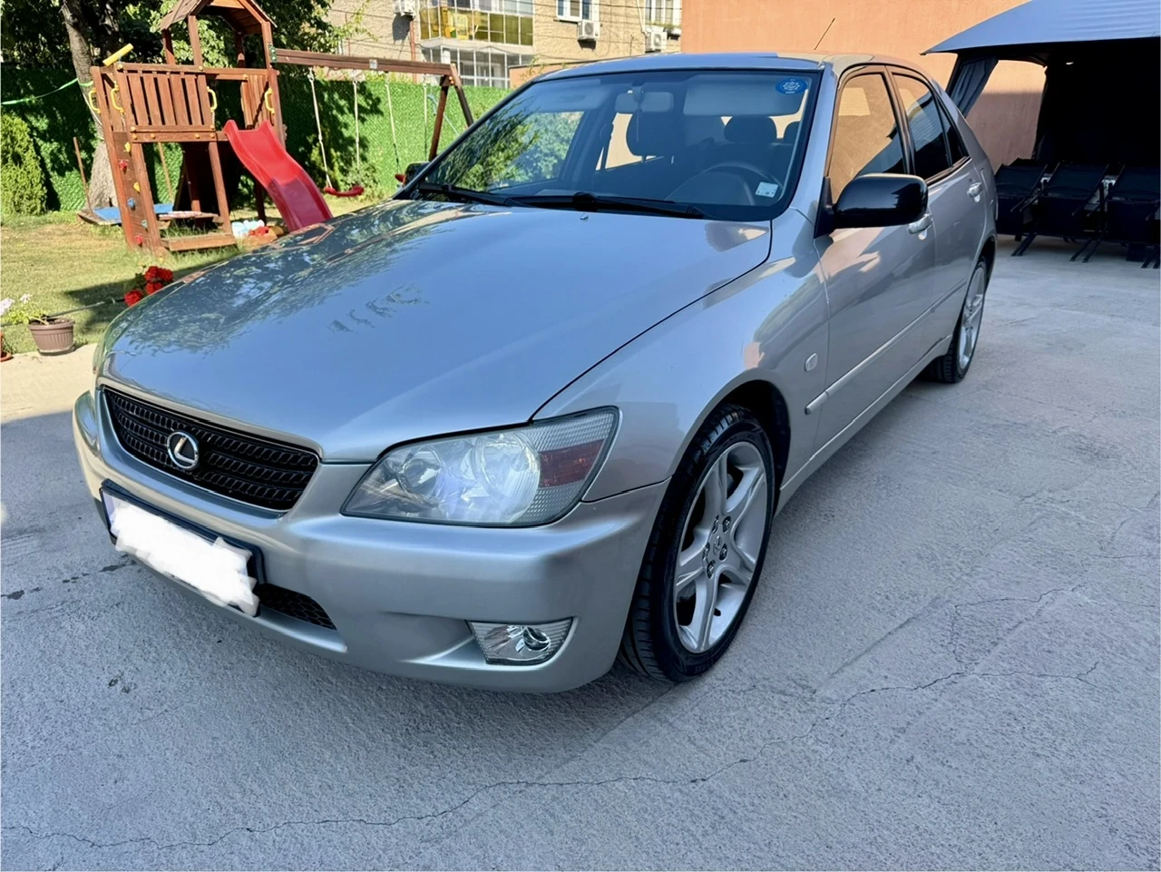 Lexus IS 200 2.0i 155к.с./LSD/6скор.НАПЪЛ.ОБСЛУЖЕН!