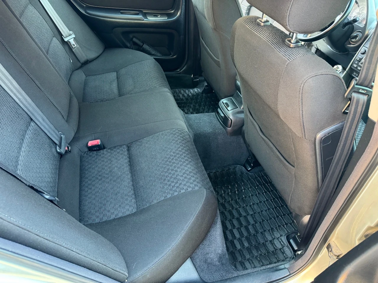 Lexus IS 200 2.0i 155к.с./LSD/6скор.НАПЪЛ.ОБСЛУЖЕН!, снимка 12 - Автомобили и джипове - 55511050