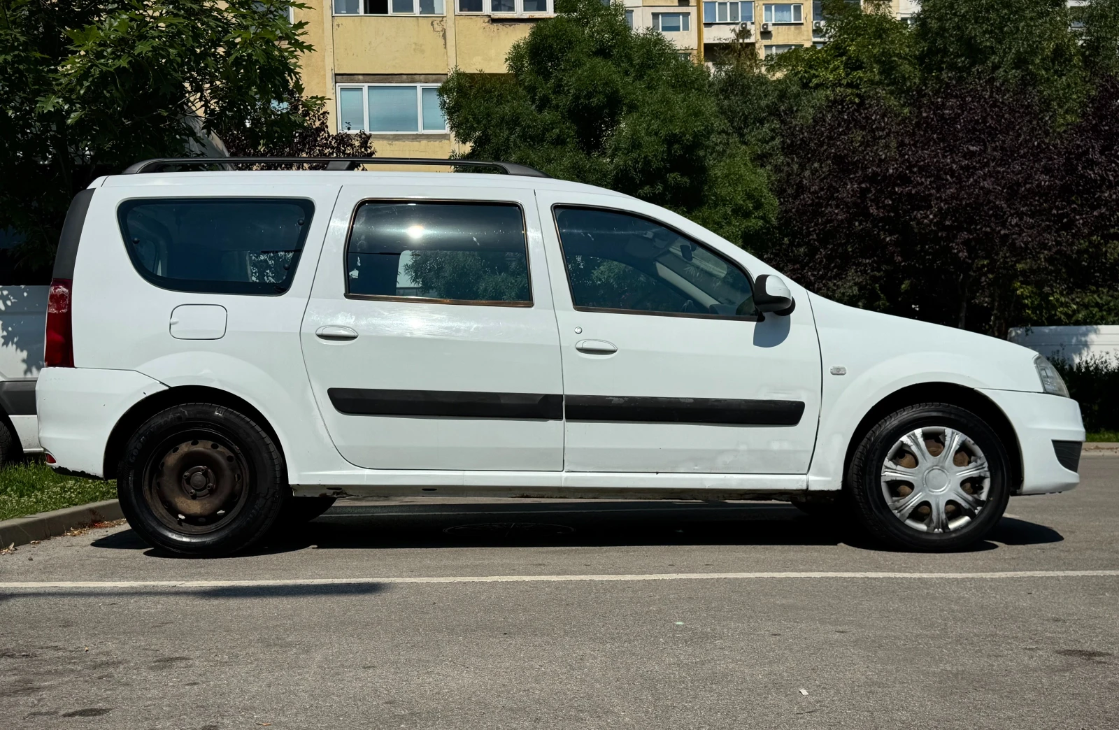 Dacia Logan, снимка 3 - Автомобили и джипове - 55584248