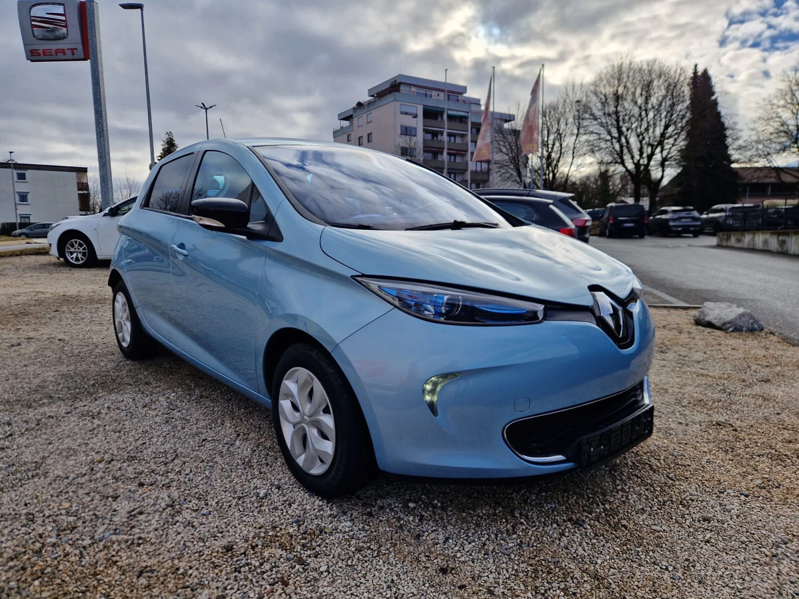 Renault Zoe Life, снимка 2 - Автомобили и джипове - 55666593