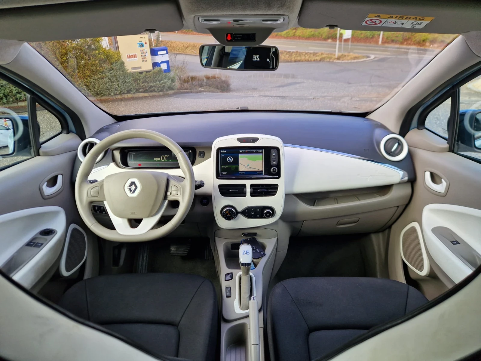 Renault Zoe Life, снимка 13 - Автомобили и джипове - 55666593