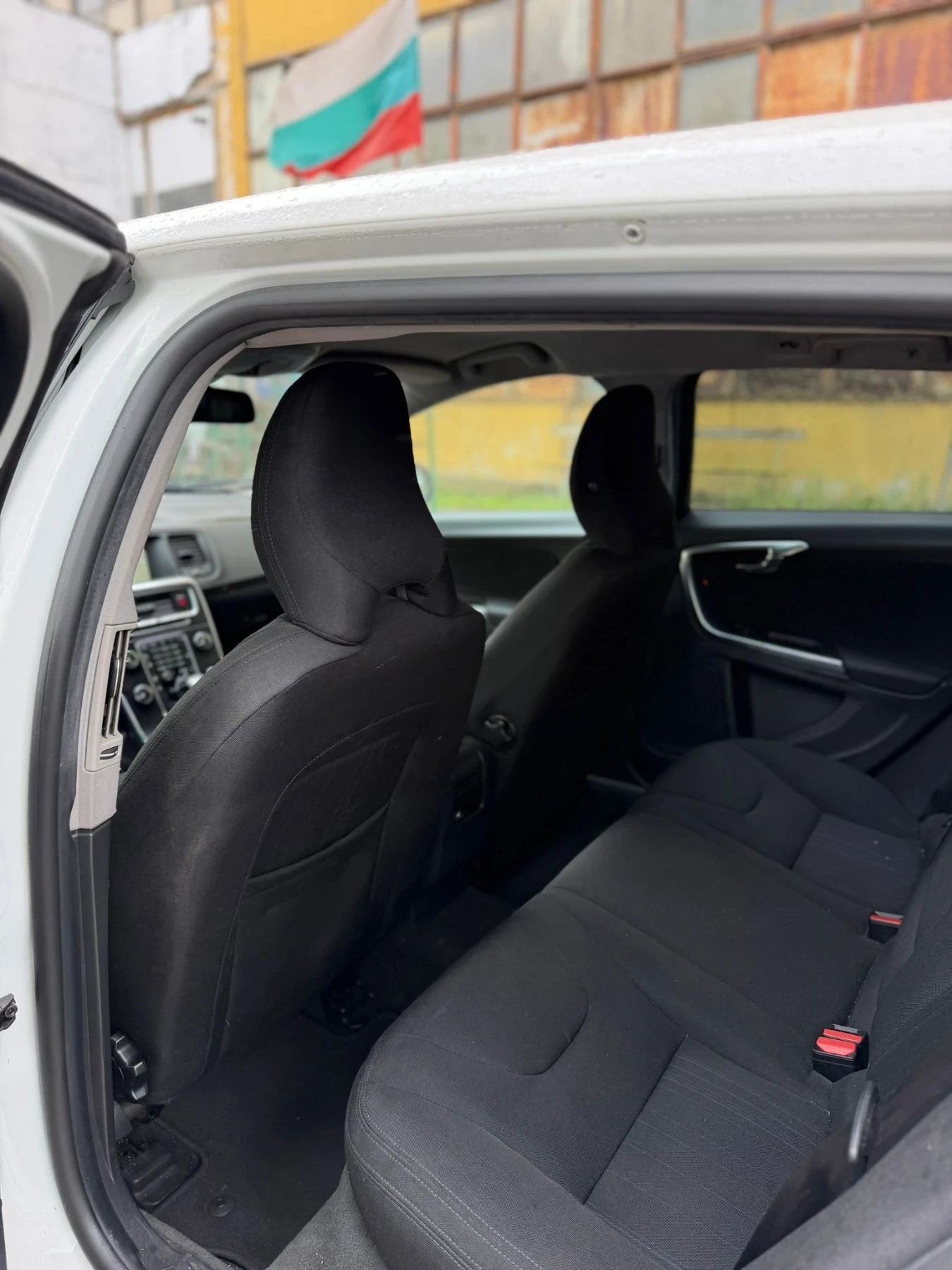 Volvo V60, снимка 10 - Автомобили и джипове - 55769250