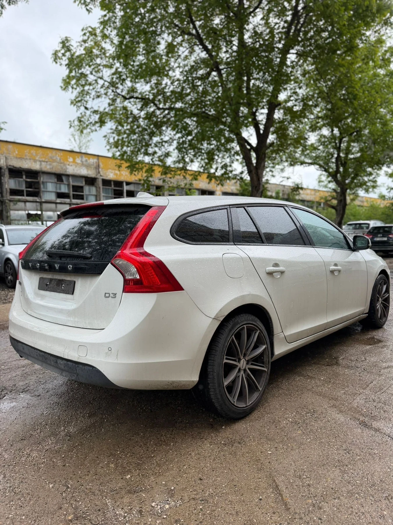 Volvo V60, снимка 3 - Автомобили и джипове - 55769250
