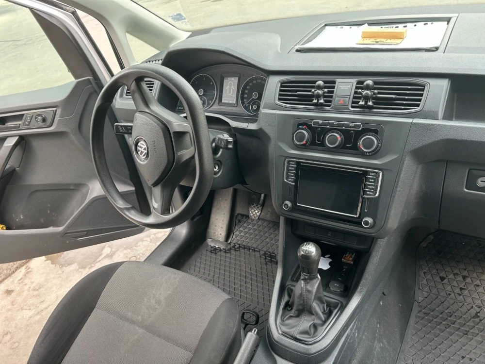 VW Caddy, снимка 8 - Автомобили и джипове - 55836835