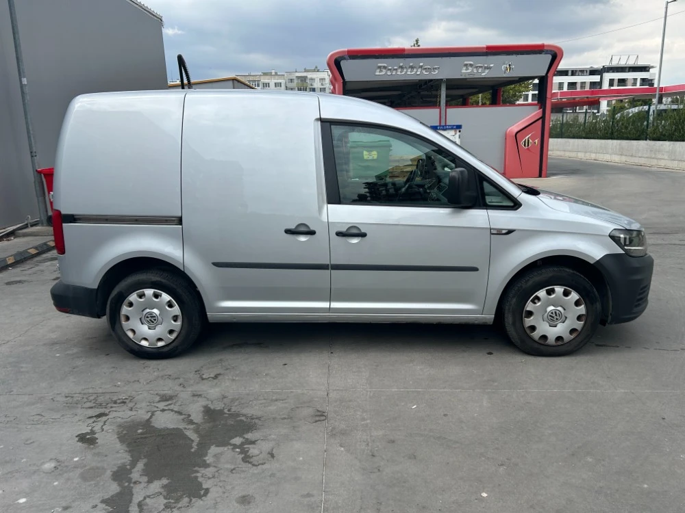 VW Caddy, снимка 5 - Автомобили и джипове - 55836835