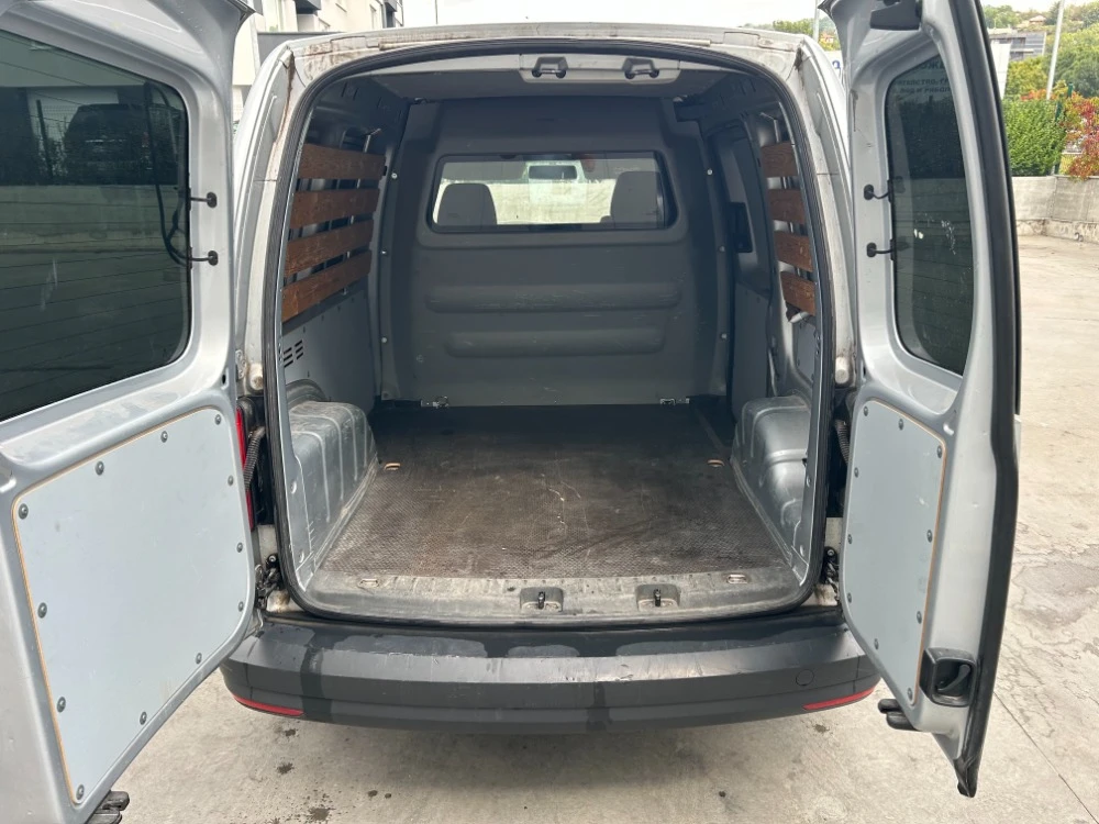 VW Caddy, снимка 10 - Автомобили и джипове - 55836835