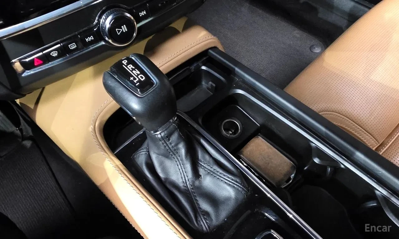 Volvo V90 D5 PRO AWD/ФИНАНСИРАНЕ, снимка 9 - Автомобили и джипове - 56145318