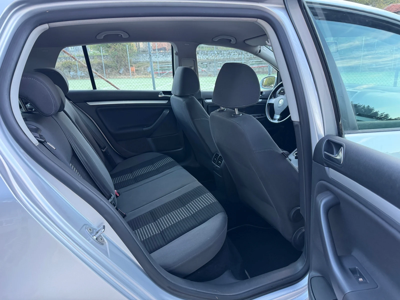 VW Golf 1.6* ГАЗ* ИТАЛИЯ, снимка 12 - Автомобили и джипове - 56648532