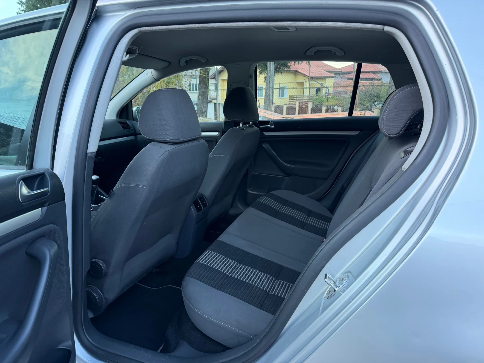 VW Golf 1.6* ГАЗ* ИТАЛИЯ, снимка 9 - Автомобили и джипове - 56648532