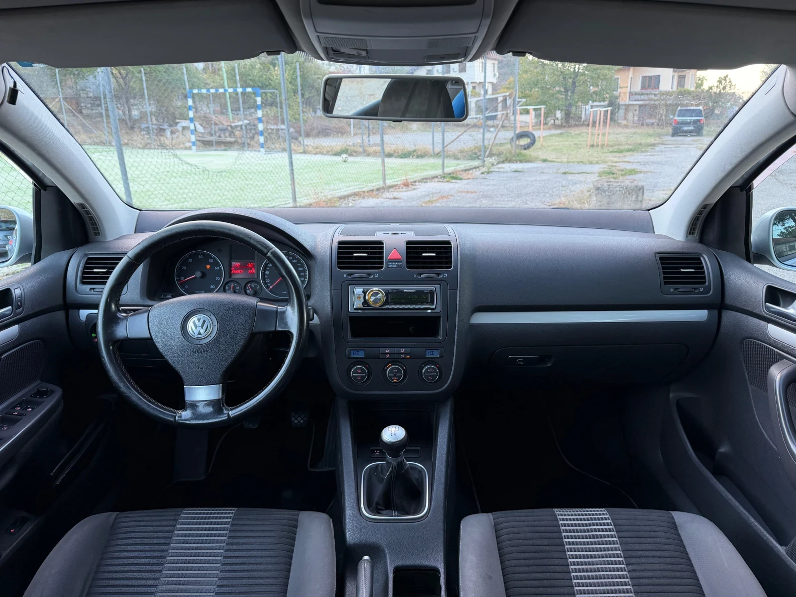 VW Golf 1.6* ГАЗ* ИТАЛИЯ, снимка 10 - Автомобили и джипове - 56648532