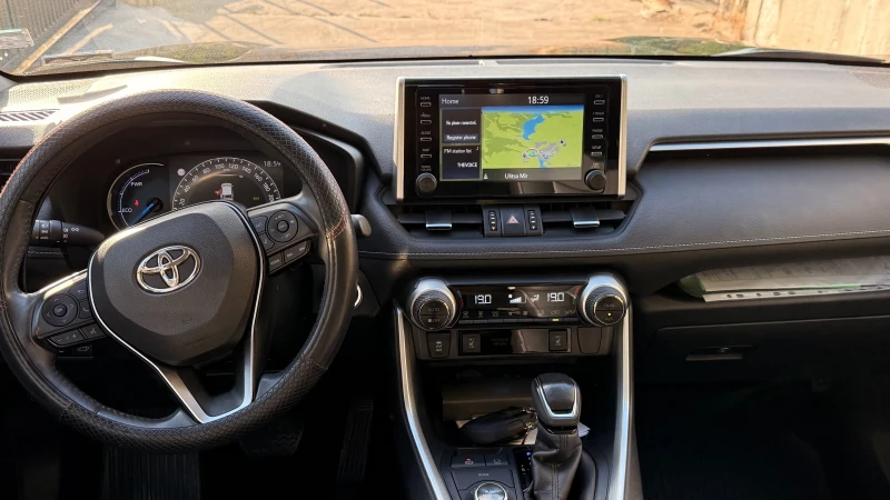 Toyota Rav4 LUXURY PLUS, снимка 8 - Автомобили и джипове - 52401608