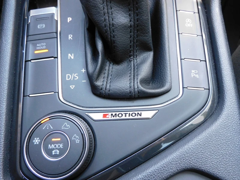 VW Tiguan Highline 2.0TDI 4MOTION BMT, снимка 11 - Автомобили и джипове - 51882069