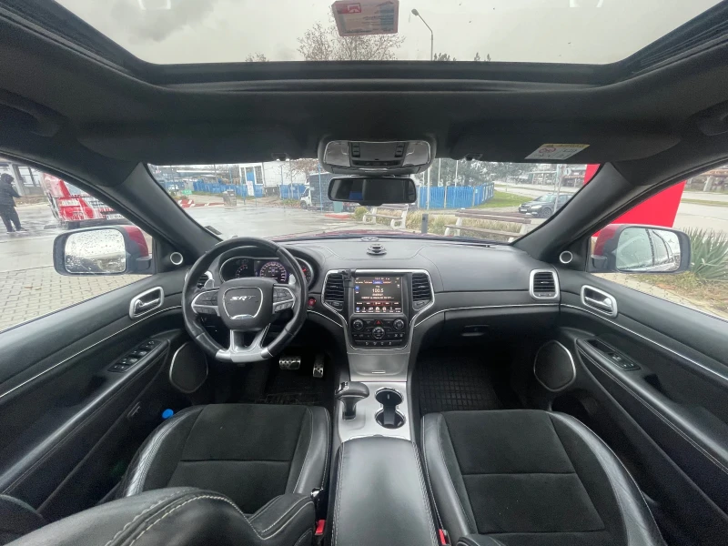 Jeep Grand cherokee SRT! 6.4 ОБСЛУЖЕН ОТ-ДО, 2 КОМПЛЕКТА НОВИ ГУМИ, снимка 8 - Автомобили и джипове - 52893161