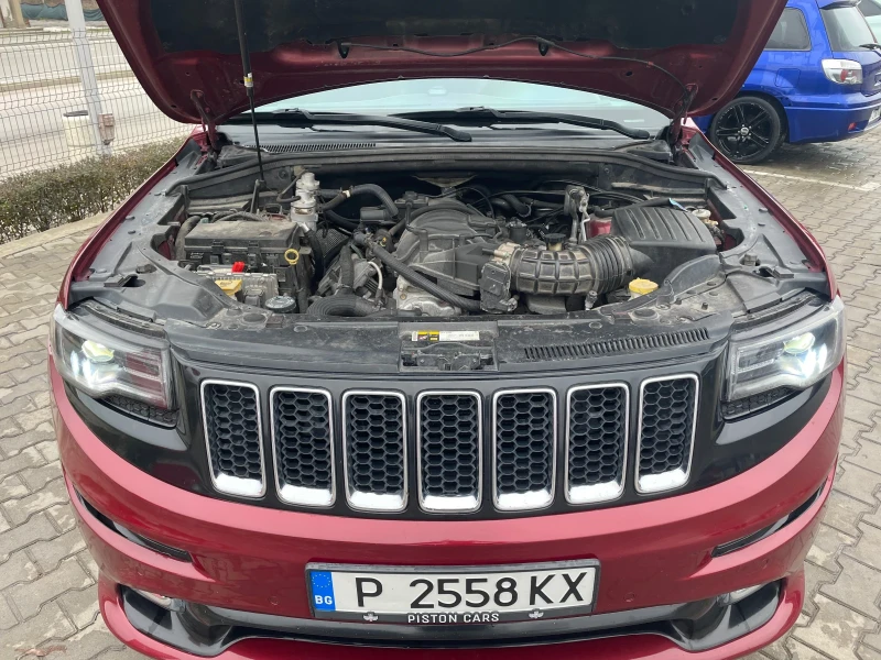 Jeep Grand cherokee SRT! 6.4 ОБСЛУЖЕН ОТ-ДО, 2 КОМПЛЕКТА НОВИ ГУМИ, снимка 17 - Автомобили и джипове - 52893161