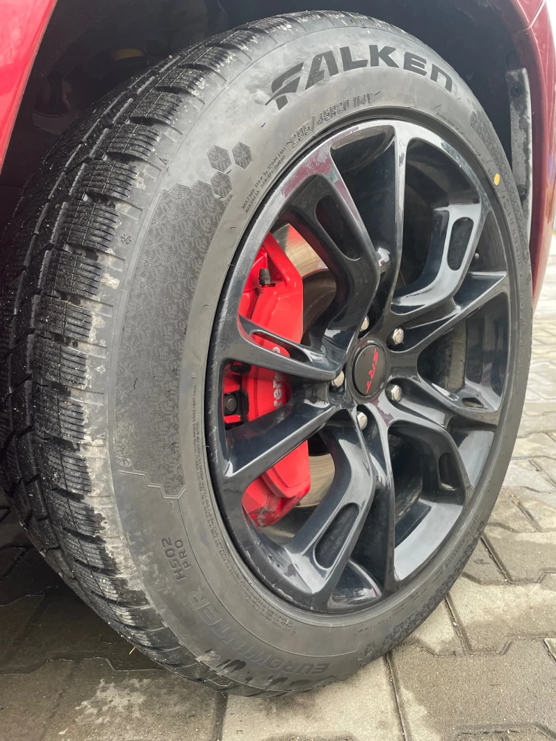Jeep Grand cherokee SRT! 6.4 ОБСЛУЖЕН ОТ-ДО, 2 КОМПЛЕКТА НОВИ ГУМИ, снимка 16 - Автомобили и джипове - 52893161