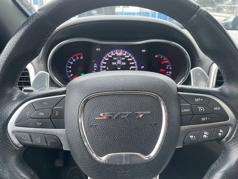 Jeep Grand cherokee SRT! 6.4 ОБСЛУЖЕН ОТ-ДО, 2 КОМПЛЕКТА НОВИ ГУМИ, снимка 10 - Автомобили и джипове - 52893161