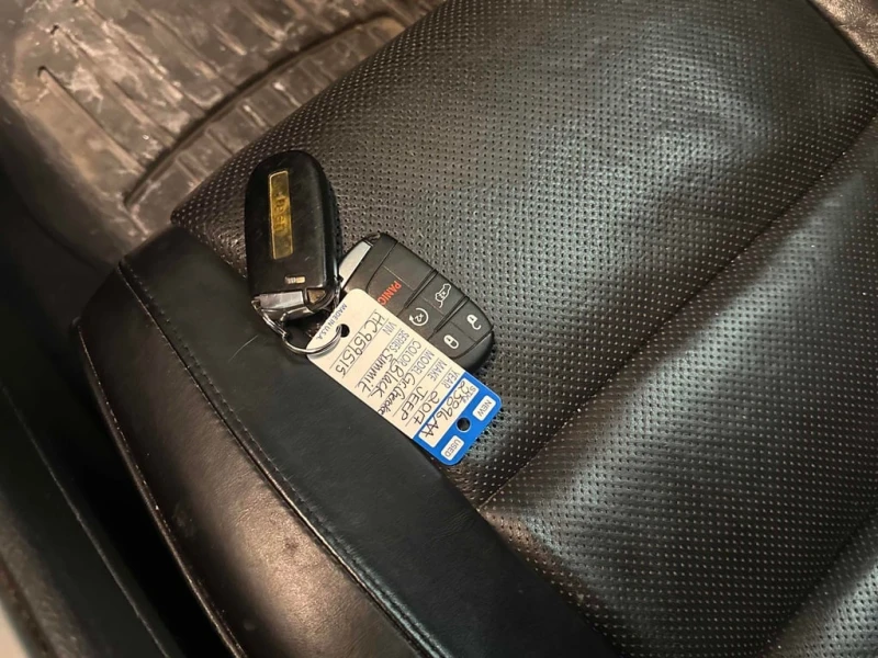 Jeep Grand cherokee 2017 SUMMIT AWD * ВСИЧКИ ЕКСТРИ ЗА МОДЕЛА * , снимка 13 - Автомобили и джипове - 53076235