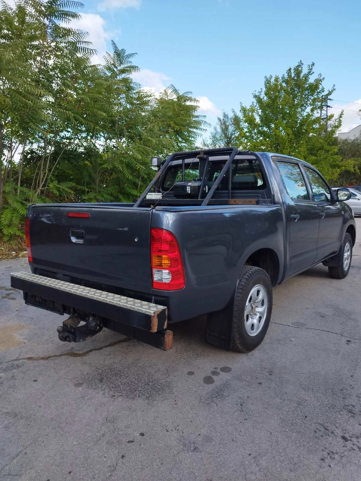 Toyota Hilux 2.5 - изображение 6