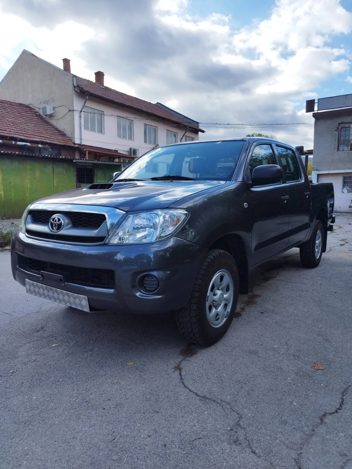 Toyota Hilux 2.5 - изображение 3