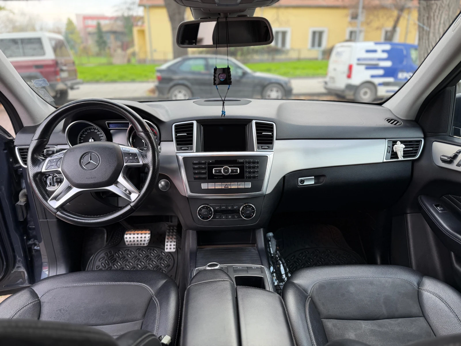 Mercedes-Benz ML 350  - изображение 7