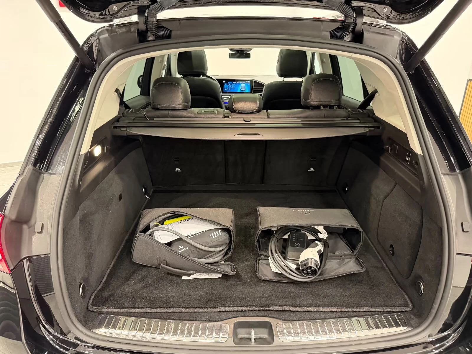 Mercedes-Benz GLE 350 de/4MATIC/320HP/AMG-LINE/PANO/HUD/360/BURM/838g, снимка 16 - Автомобили и джипове - 53621192