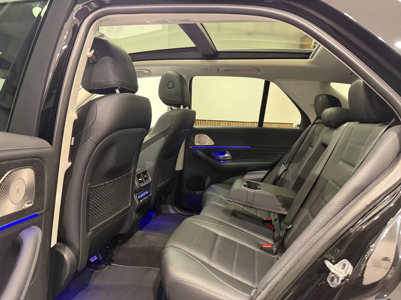 Mercedes-Benz GLE 350 de/4MATIC/320HP/AMG-LINE/PANO/HUD/360/BURM/838g, снимка 15 - Автомобили и джипове - 53621192