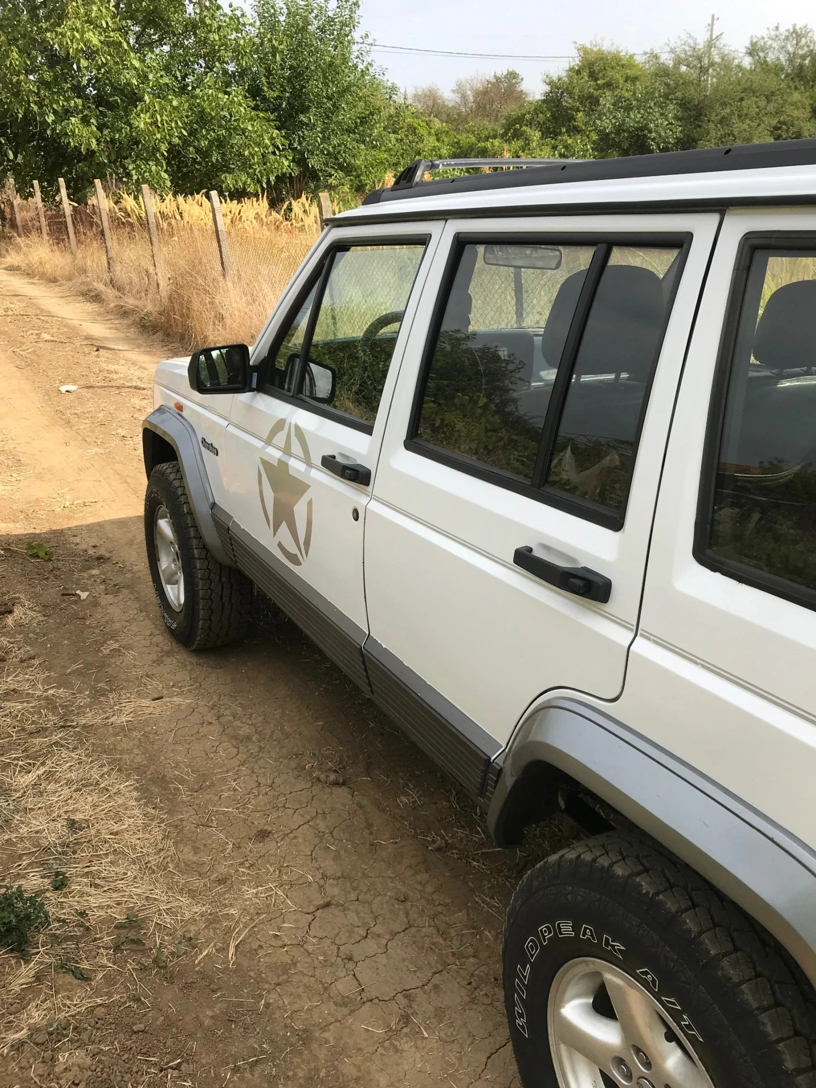 Jeep Cherokee, снимка 10 - Автомобили и джипове - 54335030