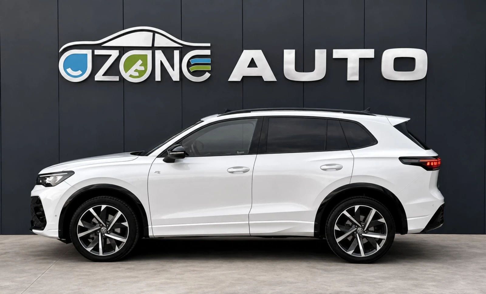 VW Tiguan 4Motion/2.0 TDI/190hp/LED/ПАНО/МАСАЖ/R-LINE, снимка 4 - Автомобили и джипове - 54590791