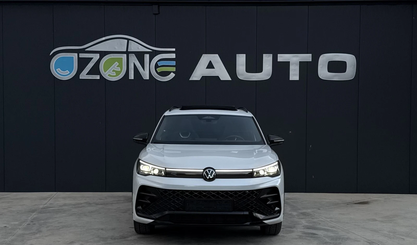 VW Tiguan 2.0 TDI/190hp/LED/ПАНО/МАСАЖ/R-LINE, снимка 2 - Автомобили и джипове - 54590791