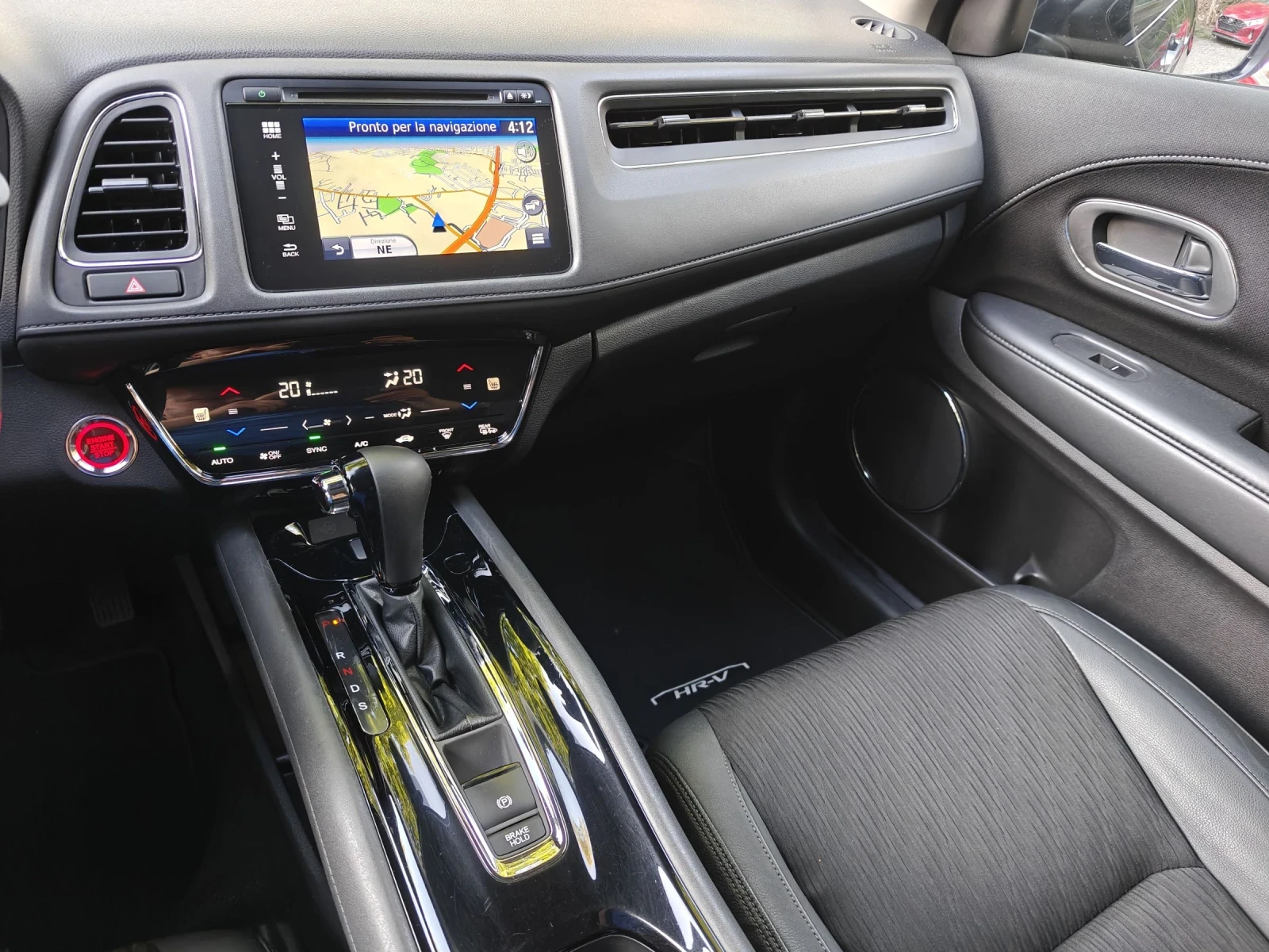 Honda Hr-v 1.5 130hp FACE, снимка 11 - Автомобили и джипове - 54670967
