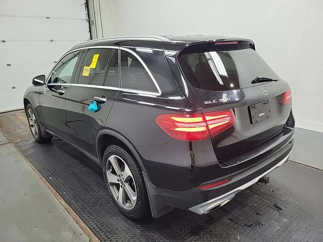 Mercedes-Benz GLC * 300 * CARFAX * ЦЕНА ДО БГ, снимка 5 - Автомобили и джипове - 54727681