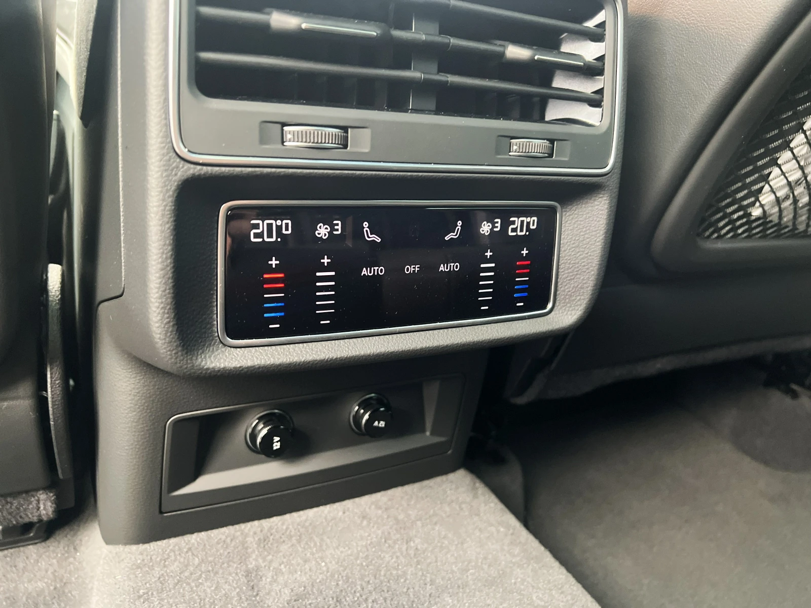 Audi RSQ8 PERFORMANCE / CERAMIC / B&O / HUD / PANO/ FACELIFT, снимка 15 - Автомобили и джипове - 55277955