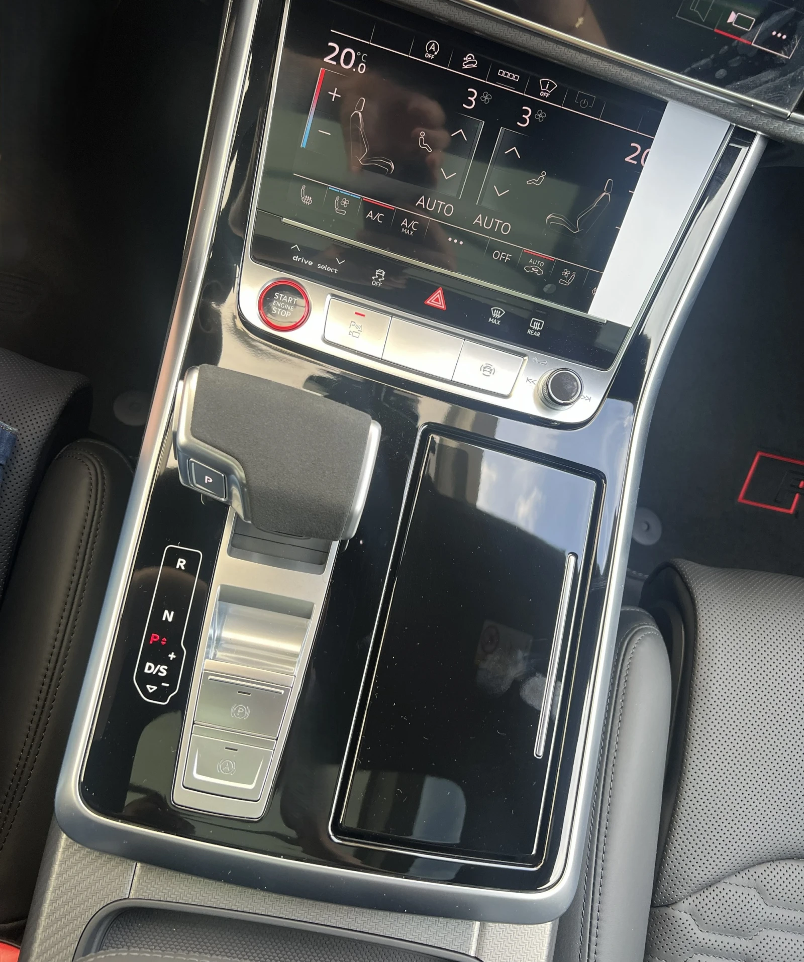 Audi RSQ8 PERFORMANCE / CERAMIC / B&O / HUD / PANO/ FACELIFT, снимка 12 - Автомобили и джипове - 55277955